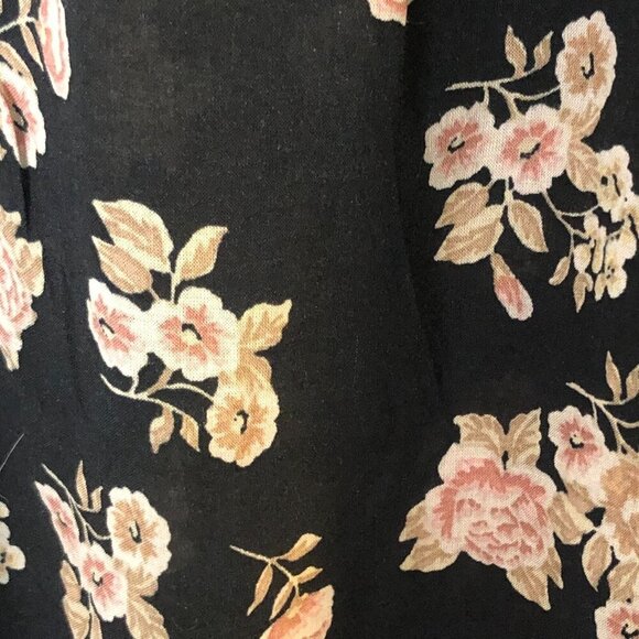 DR2 DANIEL RAINN Flutter Short Sleeve V Neck Floral Blouse Top - Picture 5 of 8